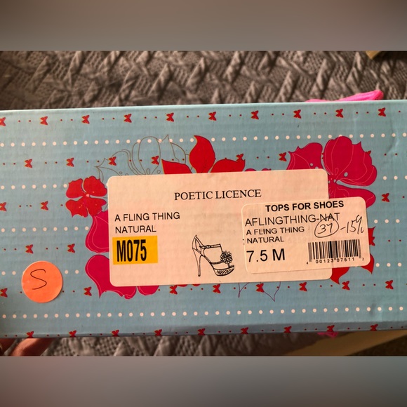 Poetic License “A Fling Thing” Flirty, Flowery heels! - Picture 12 of 12